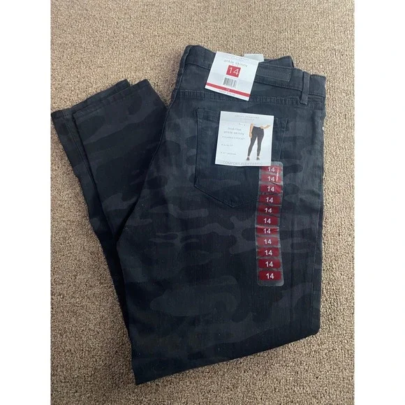 Social Standard by Sanctuary Black Camo Mid Rise Ankle Skinny Jeans Size 14 NEW! - Picture 2 of 5